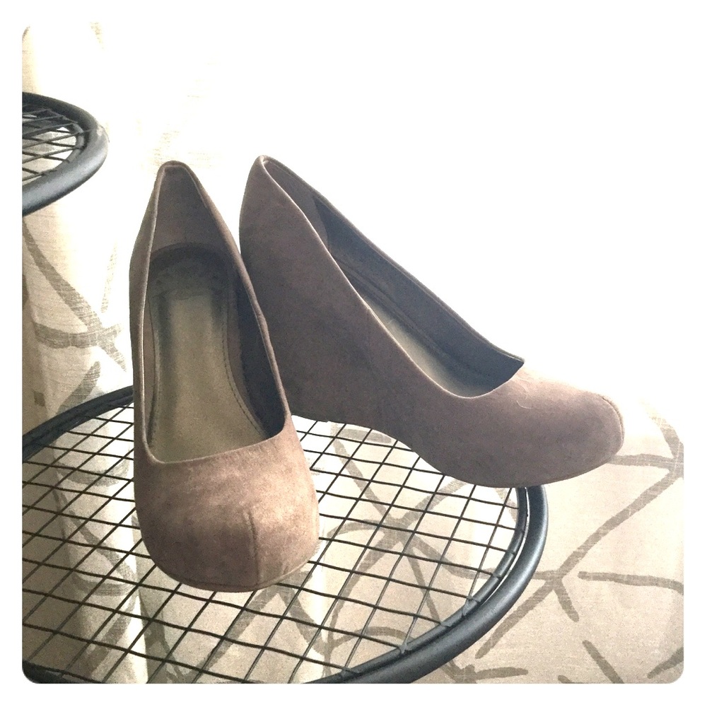 Suede wedges